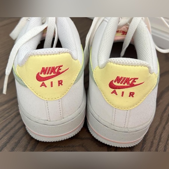 BRAND NEW Nike Air Force 1, size 7Y (8.5 women’s) - Picture 4 of 4